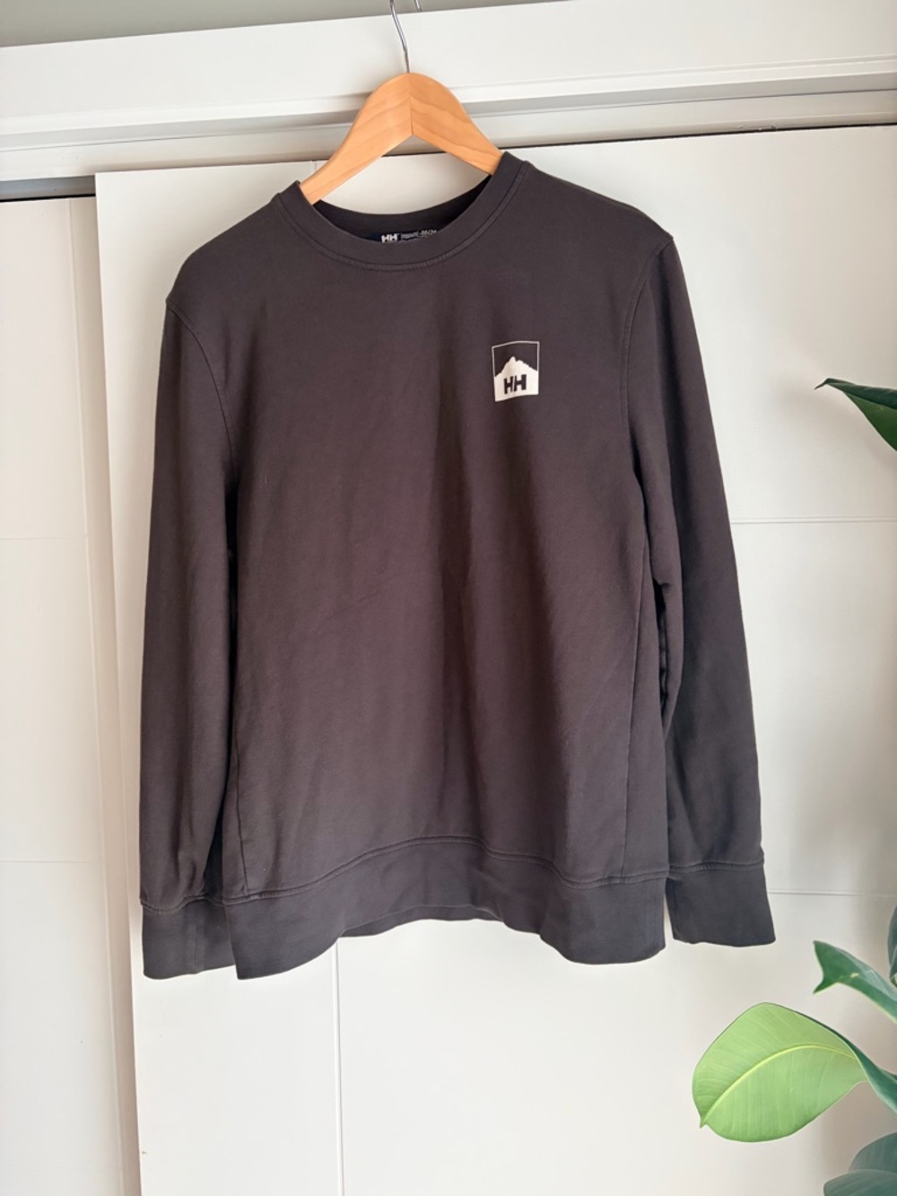 Helly Hansen Black Crewneck Sweatshirt
